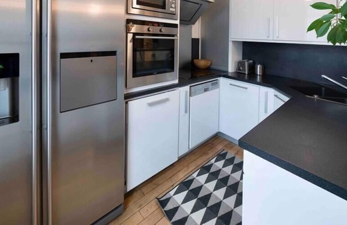 Le Kremlin-Bicetre Apartment | DYNAMIC HOUSE * 2 bdr - 1 ba - Aircon - Balcony - Metro