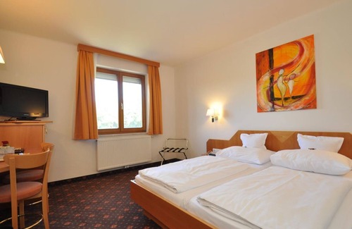 Bad Waltersdorf House | DZ Märchenwald ab 3 Nächte Halbpension - Hotel-restaurant Teuschler-mogg