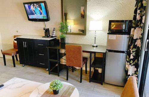 Scottsdale Condo | E. Central Scottsdale Suite Close to Top Attractions