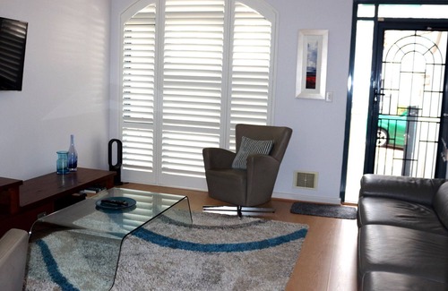 East Perth House | E.Perth riverside T/House 150m to Shops & Eats.