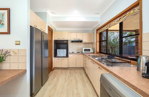 Blue Bay House | E RETREAT by the Bay by HolidayCo.