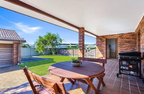 Blue Bay House | E RETREAT by the Bay by HolidayCo.