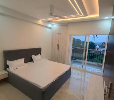 Gomti Nagar Apartment | E-Square Homes