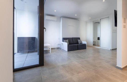 Gibraltar Apartment | E1 STUDIOS-Hosted by Sweetstay