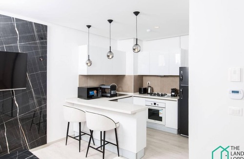 La Marsa Apartment | E24: Grand Luxe tout équipé et central
