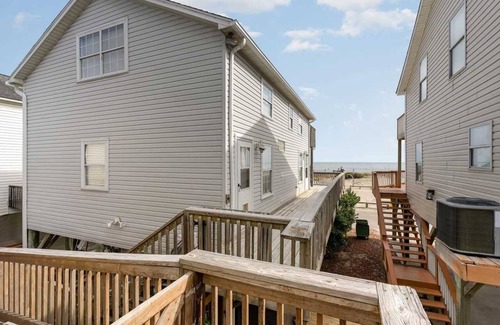 Myrtle Beach House | E5 Ocean View @ Ocean Lakes. 1 Min Walk to Beach & Waterpark. Second row.