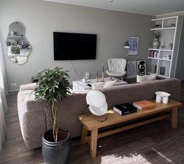 Haaleiti Apartment | E8 - Cozy 2 BR Apartment in central Reykjavík, with view