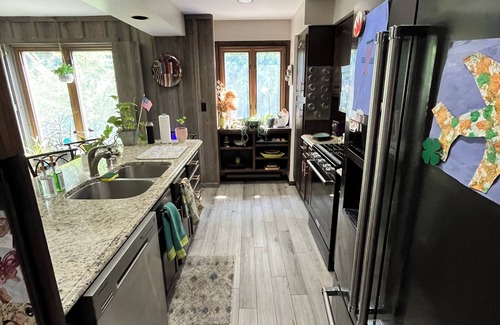 Oshkosh House | EAA Full House Rental off Hwy 41 in Oshkosh, WI