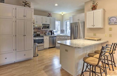 Eagan House | Eagan Home with Porch - 5 Mi to Mall of America!