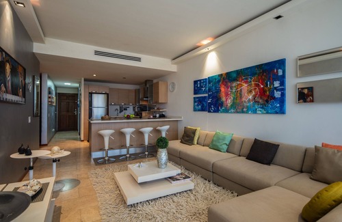 Oranjestad-West Apartment | Eagle Beach Area Sunset Getaway w/King Bed