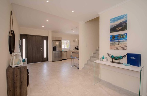 Oranjestad-West House | Eagle Beach-Private pool-Ipanema Vibes townhome 16
