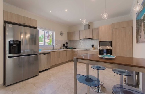 Oranjestad-West House | Eagle Beach-Private pool-Ipanema Vibes townhome 16