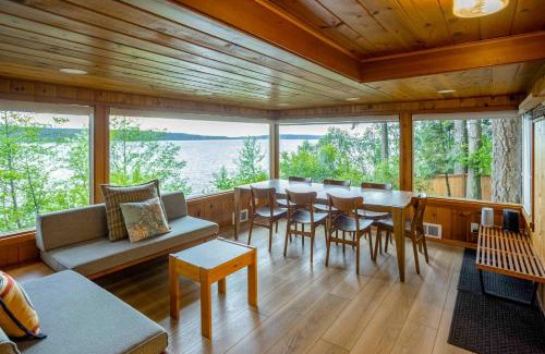 Freeland House | Eagle Beach Retreat