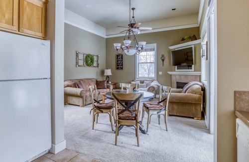 Redmond House | Eagle Crest 2 Bedroom Single Level Pet Friendly Home with a Hot Tub