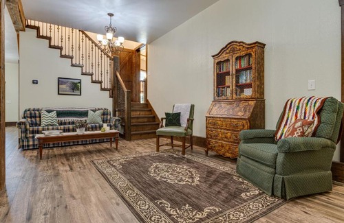 Huron House | Eagle Crest Lodge - Large Group Getaway!