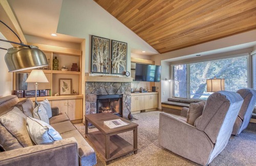Redmond House | Eagle Crest on the Green - Meredith Lodging