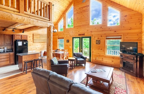 Pittsburg Cabin | Eagle Hill Cabins - Beautiful Cabin with mountain views!!