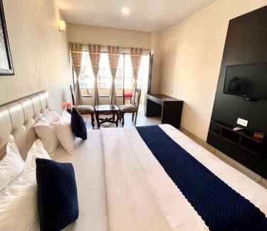 Bettiah Hotel | Eagle Hospitality ! Lift ! Large Rooms ! Parking ! Top Rated and Most Awarded Property by SIDHAM Group