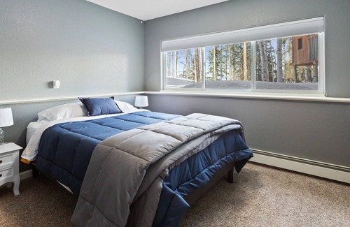 Eagle River House | Eagle Perch: 4BR/3.5BA | Hot Tub| Mountain Views