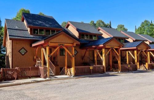 Beaver House | Eagle Point Ski Resort 9 Wooded Ridge Condos