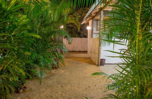Pottuvil Division 2 Hotel | Eagle Resort Arugambay