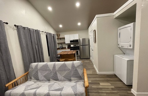 Bothell Apartment | Eagle River Downtown with Mountain View