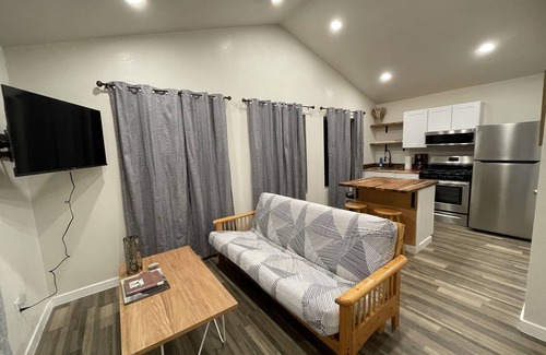 Bothell Apartment | Eagle River Downtown with Mountain View