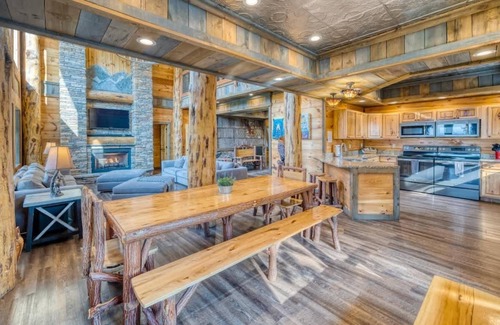 Pigeon Forge Cabin | Eagle River Lodge - Huge Indoor Pool - Sleeps 24!