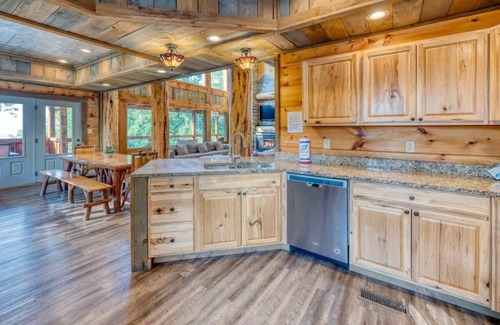 Pigeon Forge Cabin | Eagle River Lodge - Huge Indoor Pool - Sleeps 24!