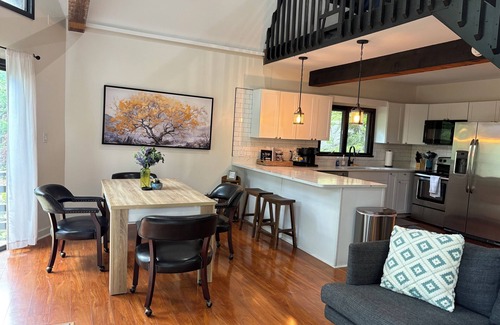 Massanutten Cabin | Eagle's Nest Captain’s Cabin Mountain Retreat with WiFi, AC in McGaheysville
