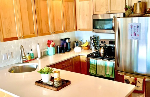 Sandpoint Condo | EAGLE'S NEST Lake & Ski CondonnDowntown. Mountain. Ski. Pool. Beach.