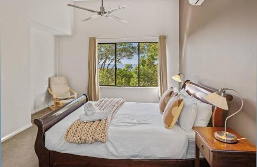 Eagle Bay House | Eagle Vista - Beachside Bliss with Bushland Serenity