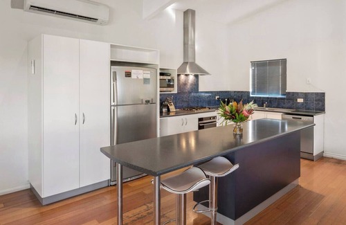 Eagle Bay House | Eagle Vista Beachside Bliss with Bushland Serenity