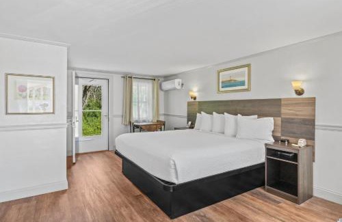 Eastham Hotel | Eagle Wing Inn - Cape Cod