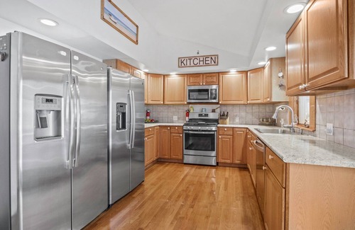 Eastham Hotel | Eagle Wing Inn - Cape Cod