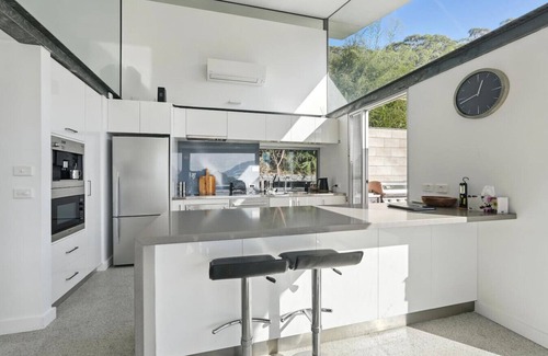 Eaglehawk Neck Apartment | Eaglehawk Pavilions One – Coastal Retreat with Ocean Views