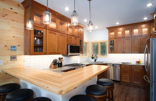 St Germain House | Eagles Bluff 6 Br Lakefront Cabin on 20 acres