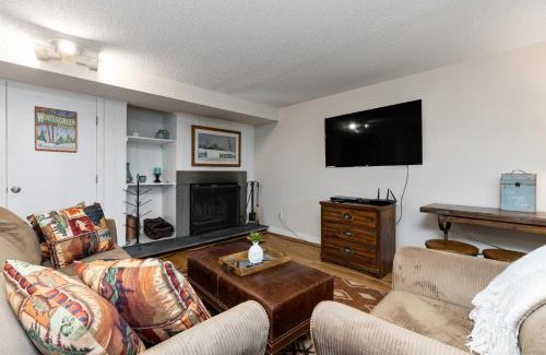 Wintergreen House | Eagles Court 19 with Wintergreen Advantage