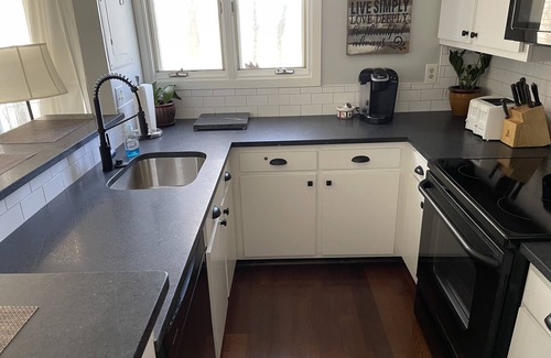 Wintergreen Condo | Eagles Court Ski In/Ski Out Condo with Walkable Location & Mountain Views!