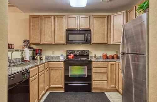Pigeon Forge Cabin | Eagles Landing Condo in Pigeon Forge. Walk to the Parkway & Resort Pools!