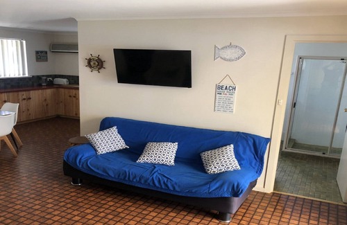 Lake Wangary House | Eagles Nest - A great pet friendly option for a couple or family holiday