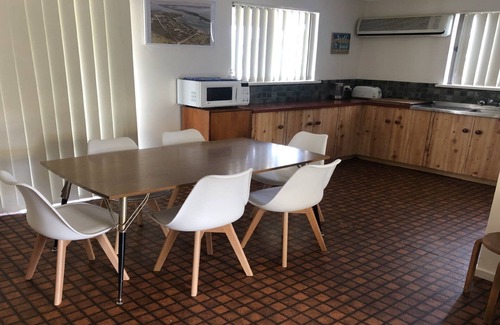 Lake Wangary House | Eagles Nest - A great pet friendly option for a couple or family holiday