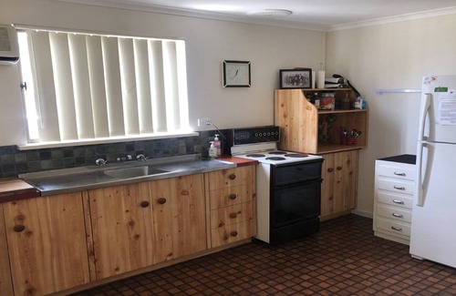 Lake Wangary House | Eagles Nest - A great pet friendly option for a couple or family holiday