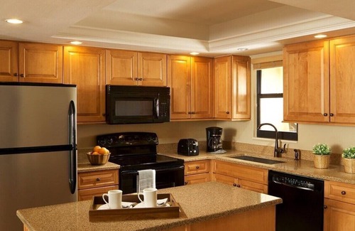 Marco Island Condo | Eagles Nest Beach Resort Marco Island, Sleeps 6, Faces Gulf, Beautiful Pool Area