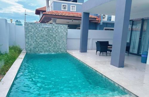 South Pattaya Villa | Eakmongkol Luxury Five-Bedroom Pool Villa