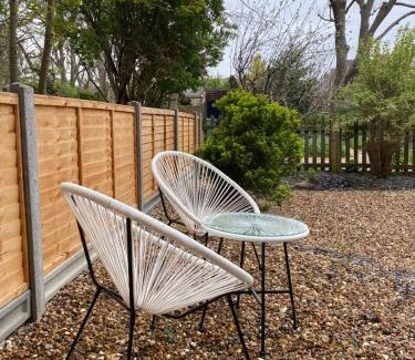 Ealing Common Apartment | Ealing Garden Flat