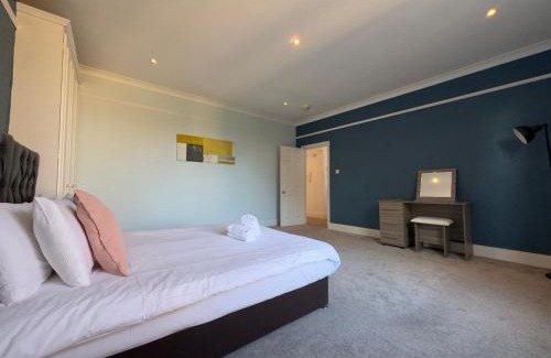 Ealing Common Apartment | Ealing Hight's-underground walking direct to Heathrow -shops