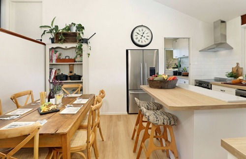 Paddys River Cottage | Ealu Farm - unwind in comfort with amazing rural views, outdoor entertaining & nearby wineries