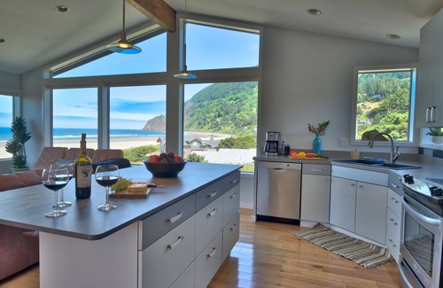 Neahkahnie Beach House | Early Bird Access - Aug 1-9 Prime Oceanfront at Manzanita Beach