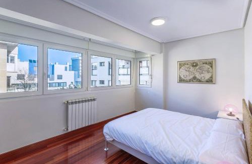 Zarautz Apartment | EARRA - Casa Damatxo, Terraza, 1 minuto a la Playa, zona tranquila